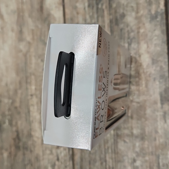 Finishing Touch Flawless Brows Hair Remover - Picture 5 of 7